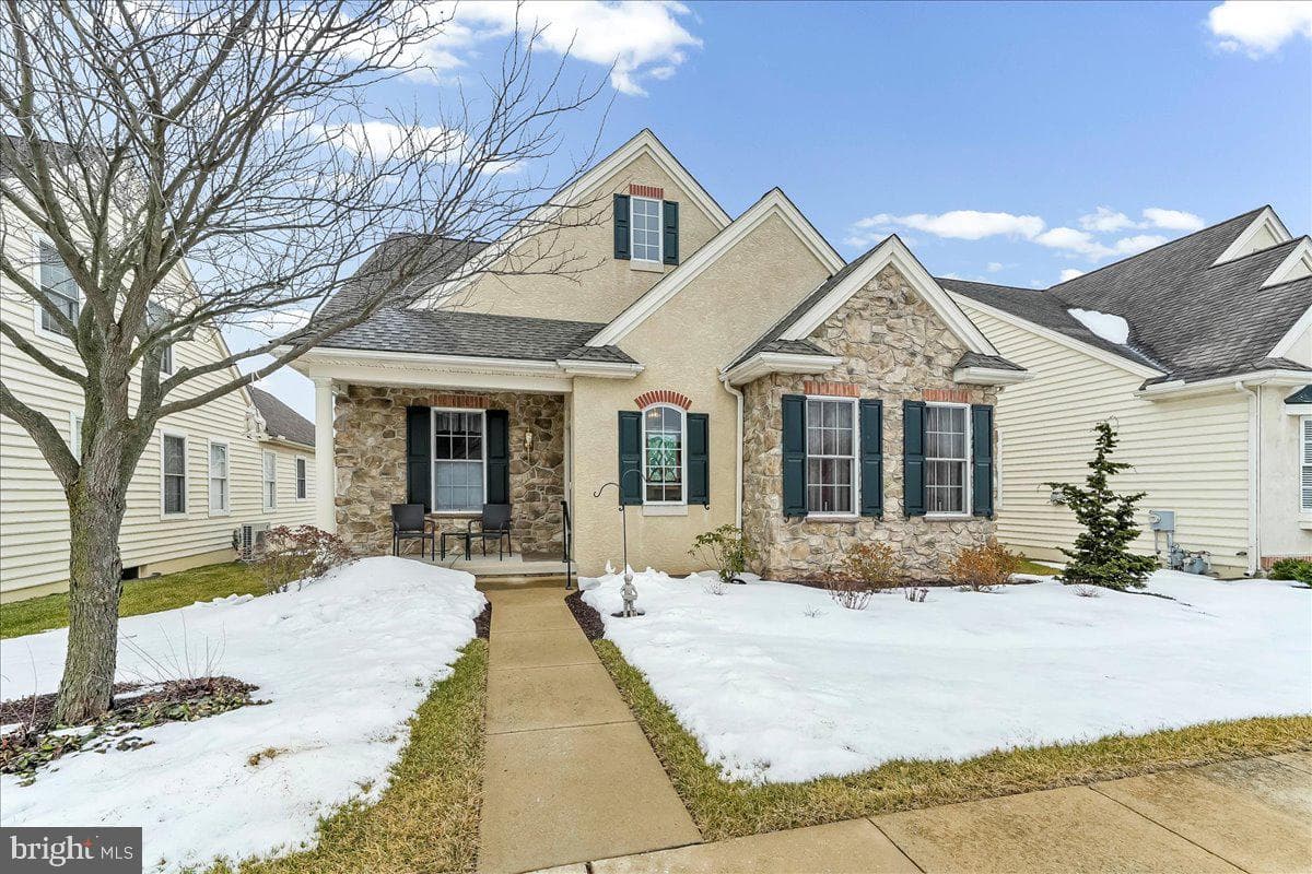 336 Carlisle Drive photo 1