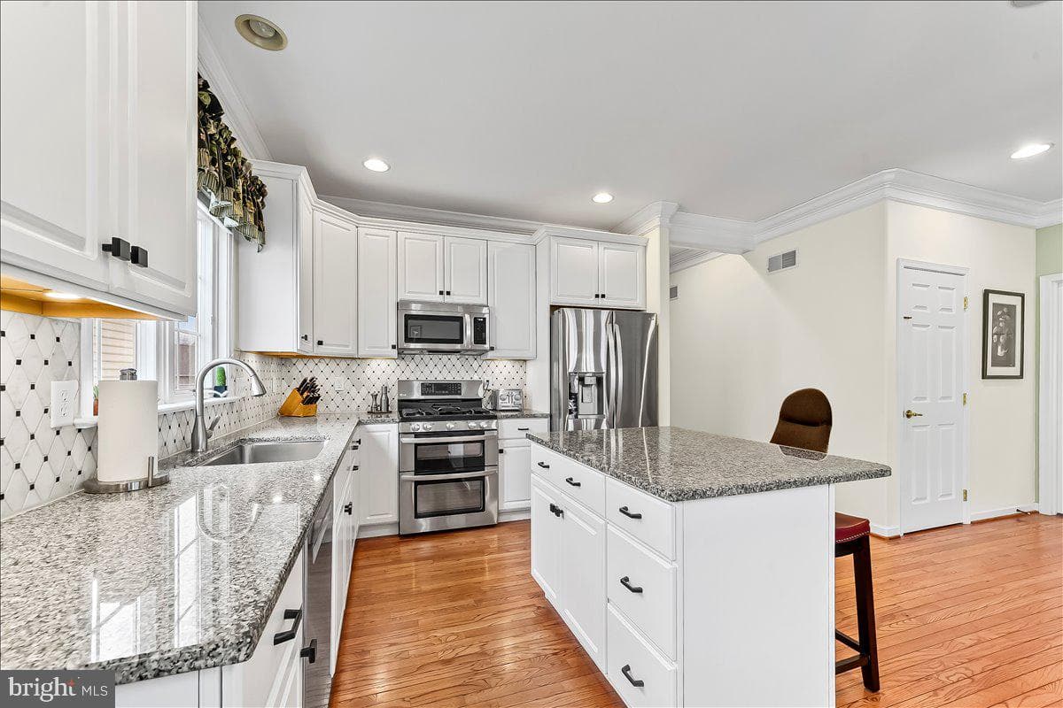 336 Carlisle Drive photo 17