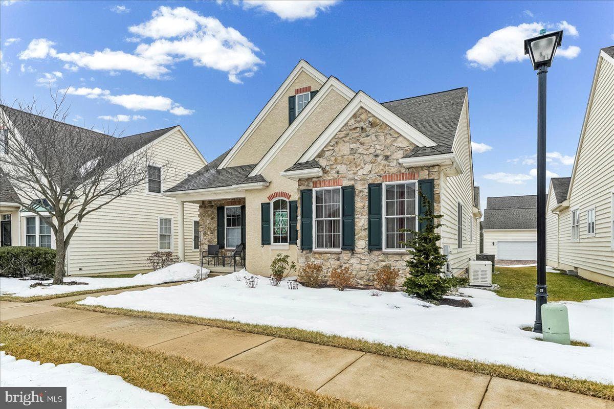 336 Carlisle Drive photo 2