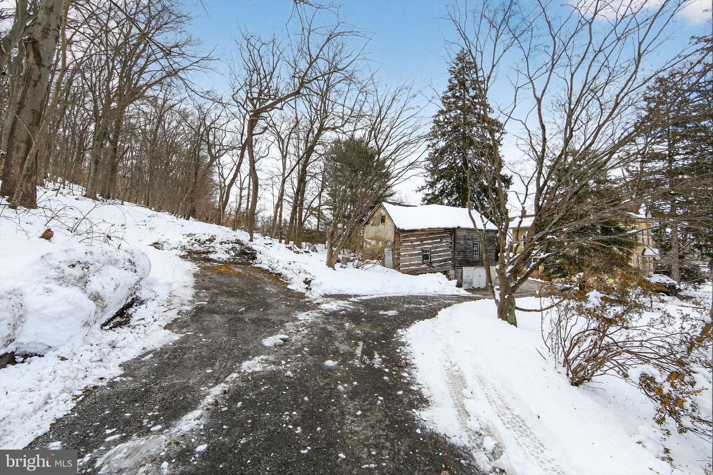 1556 S Whitford Road photo 5