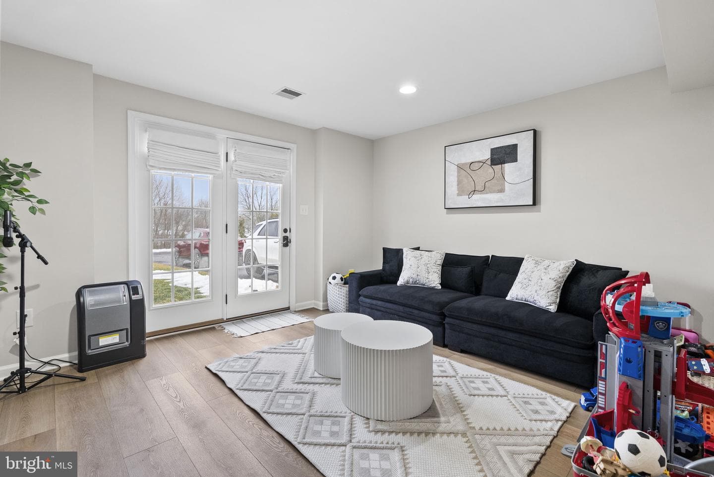638 Bridge Street photo 42