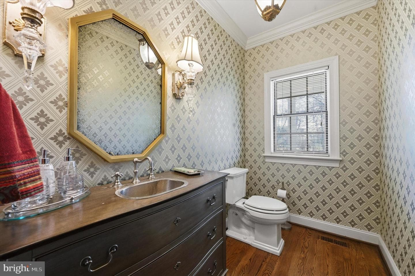 50 Howson Lane photo 18