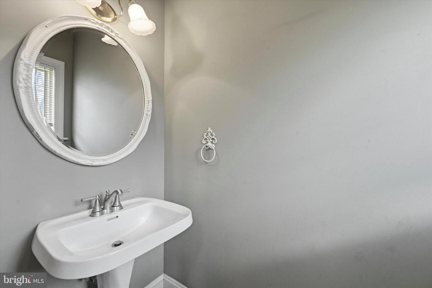 50 Howson Lane photo 31