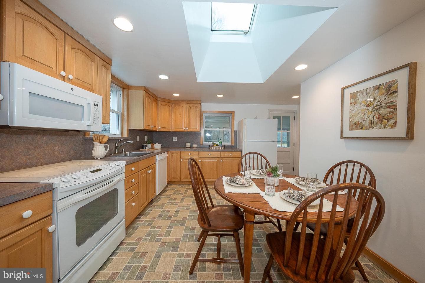329 Saint James Road photo 12