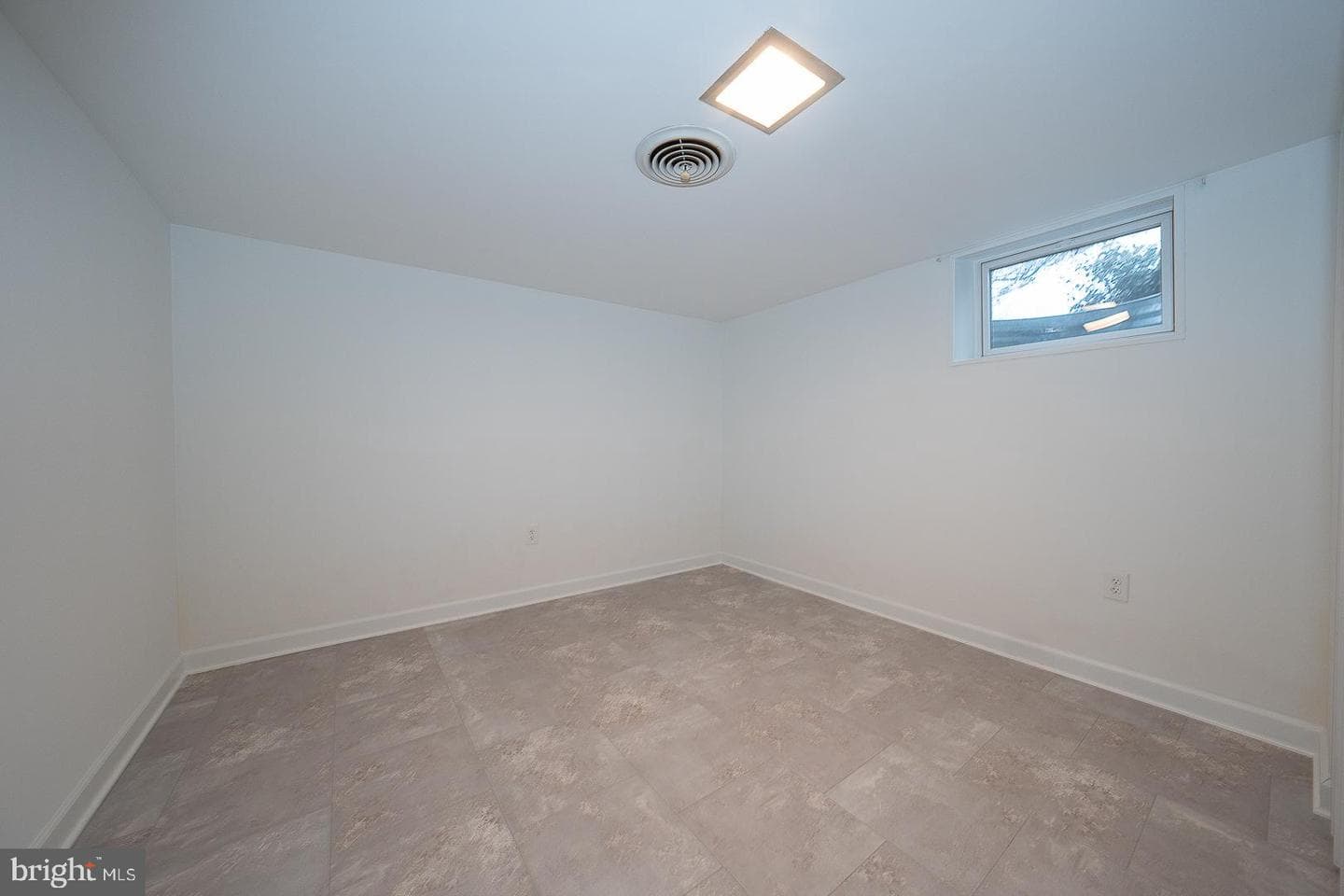 329 Saint James Road photo 33
