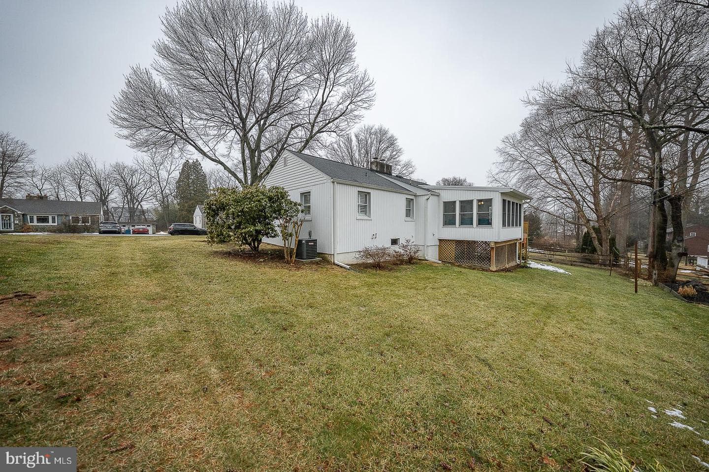 329 Saint James Road photo 43