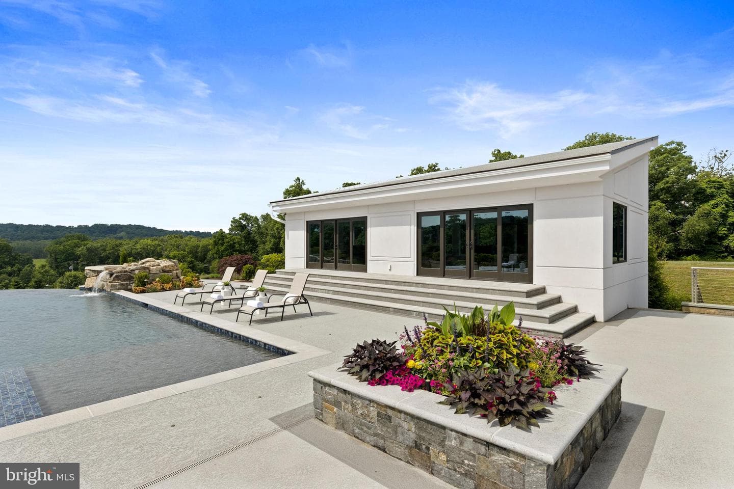 1245 S Creek Road photo 100