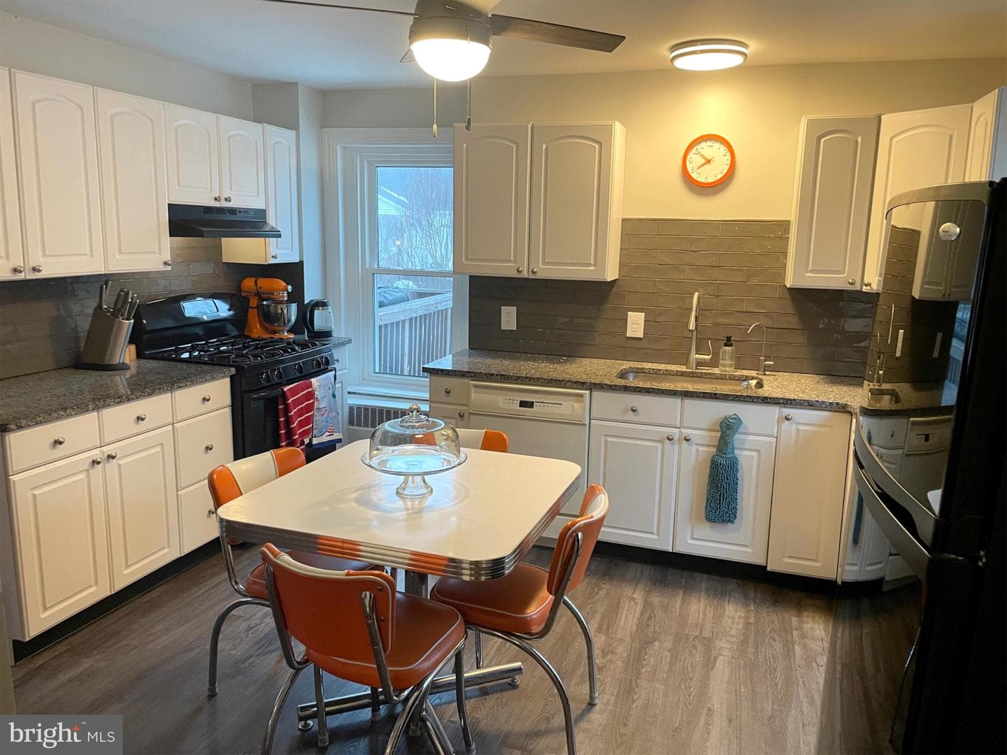 245 Maple Street photo 6