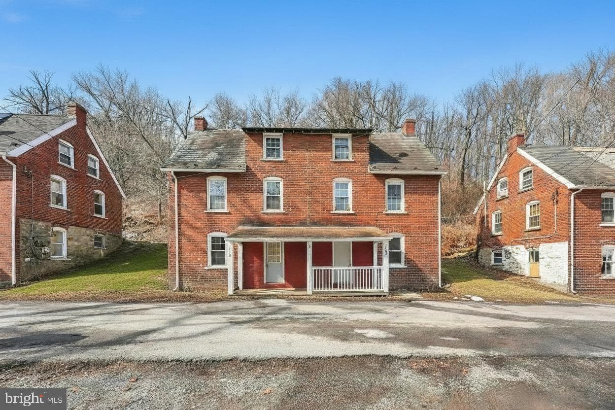 1410 Brick Row photo 10
