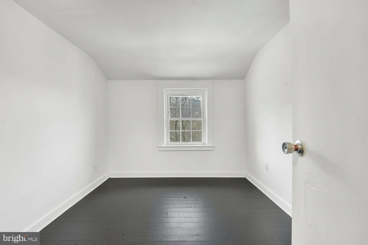 1410 Brick Row photo 17