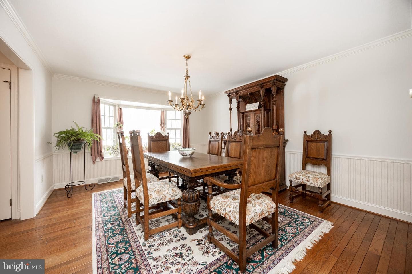 21 Lexington Manor photo 31