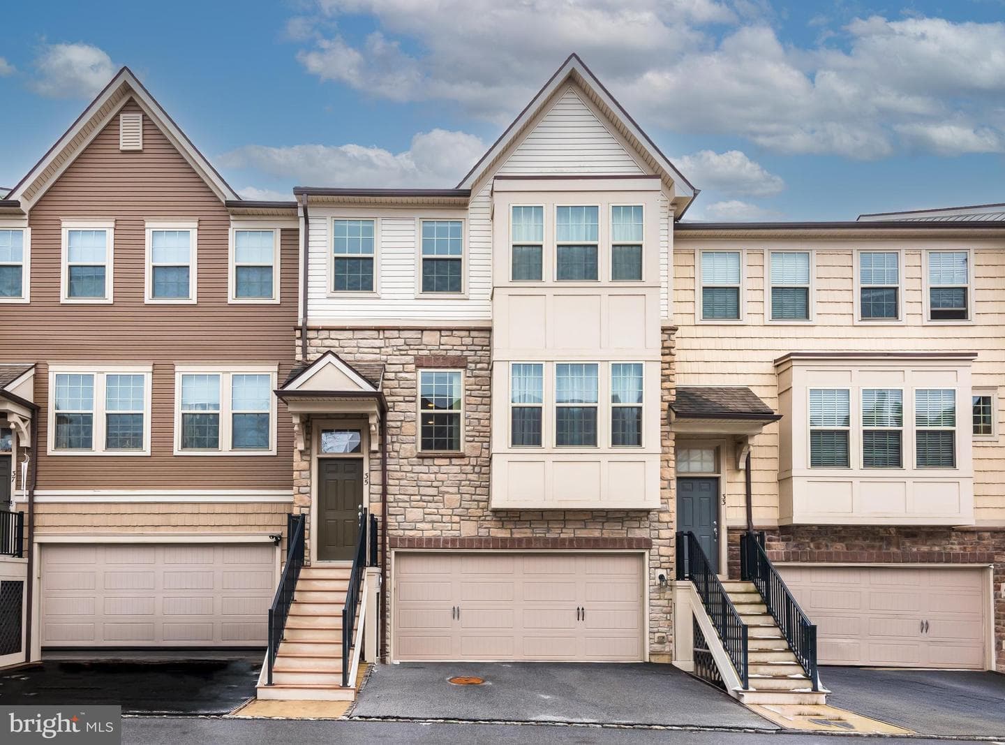 35 Addison Lane photo 1