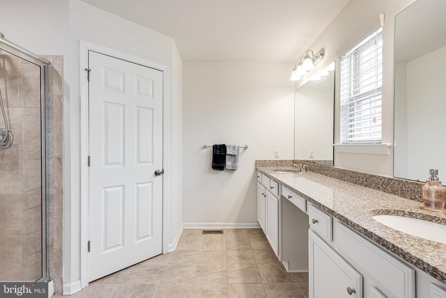 35 Addison Lane photo 22