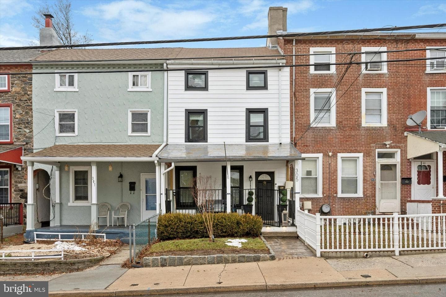 305 W Chestnut Street photo 1