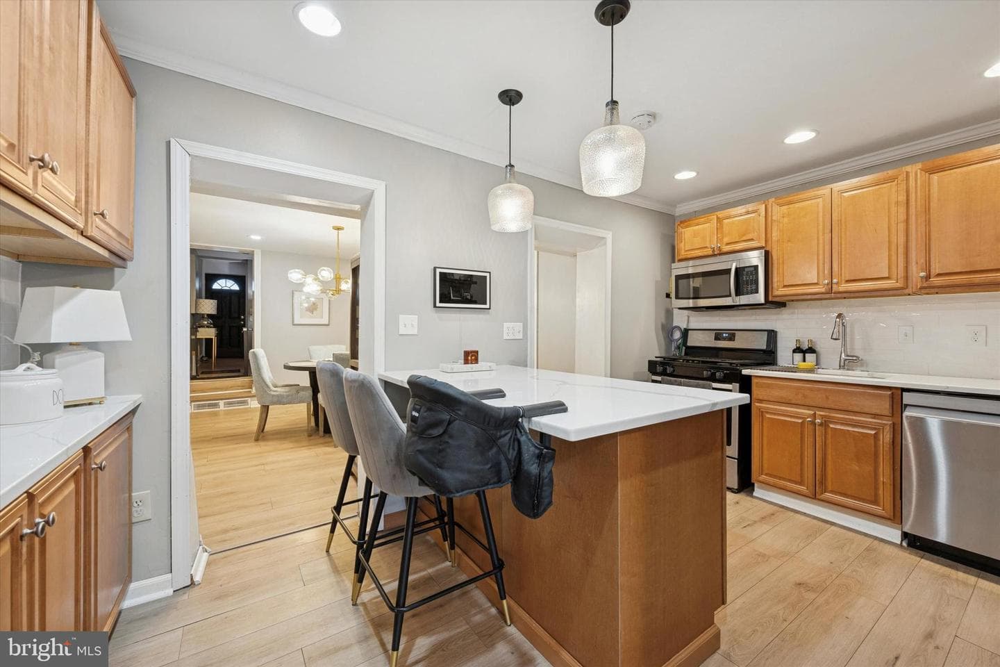 305 W Chestnut Street photo 10