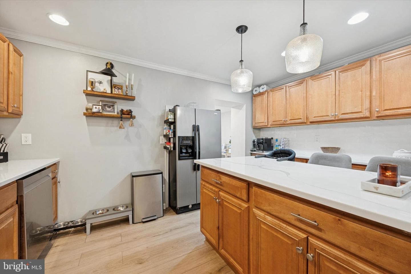 305 W Chestnut Street photo 9