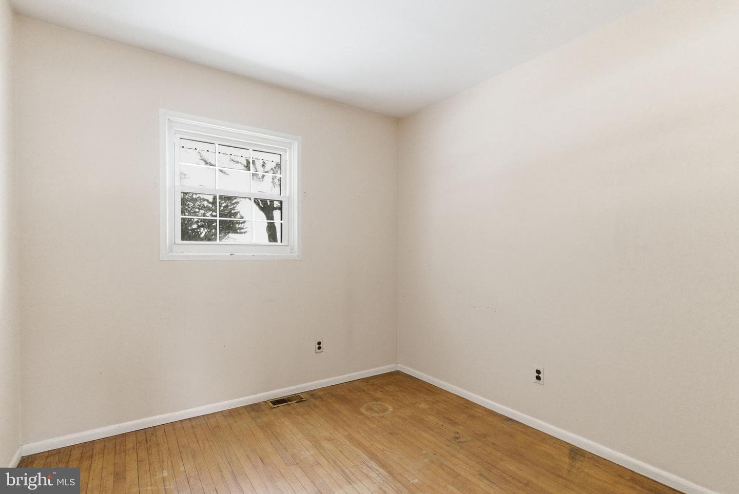 405 Sunset Drive photo 18