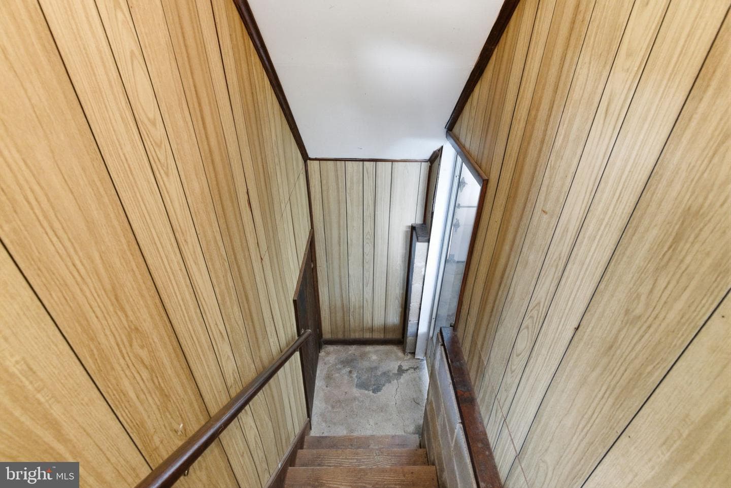 405 Sunset Drive photo 32