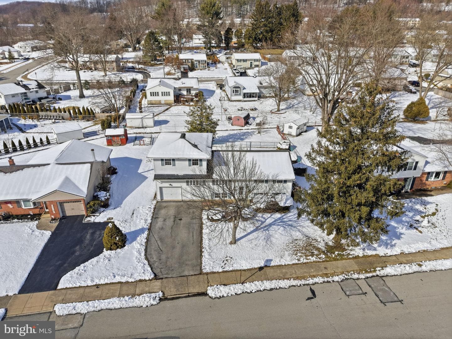 405 Sunset Drive photo 52