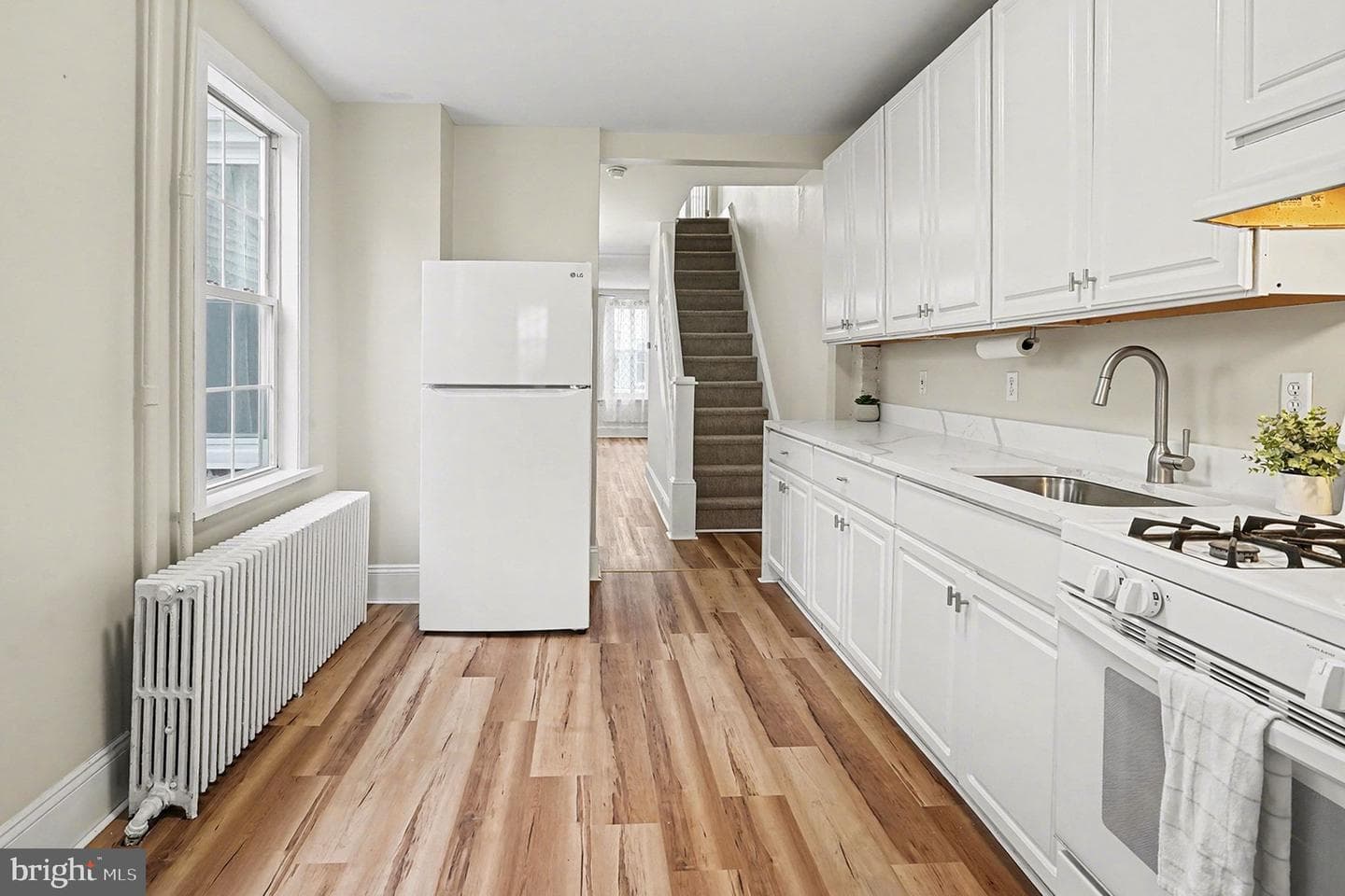 344 Grover Street photo 12