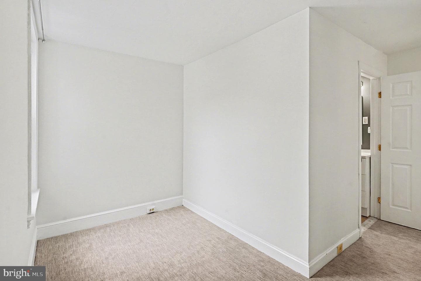 344 Grover Street photo 16