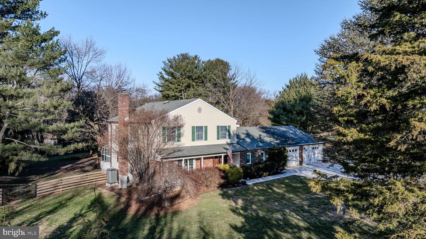 106 Fox Drive photo 1