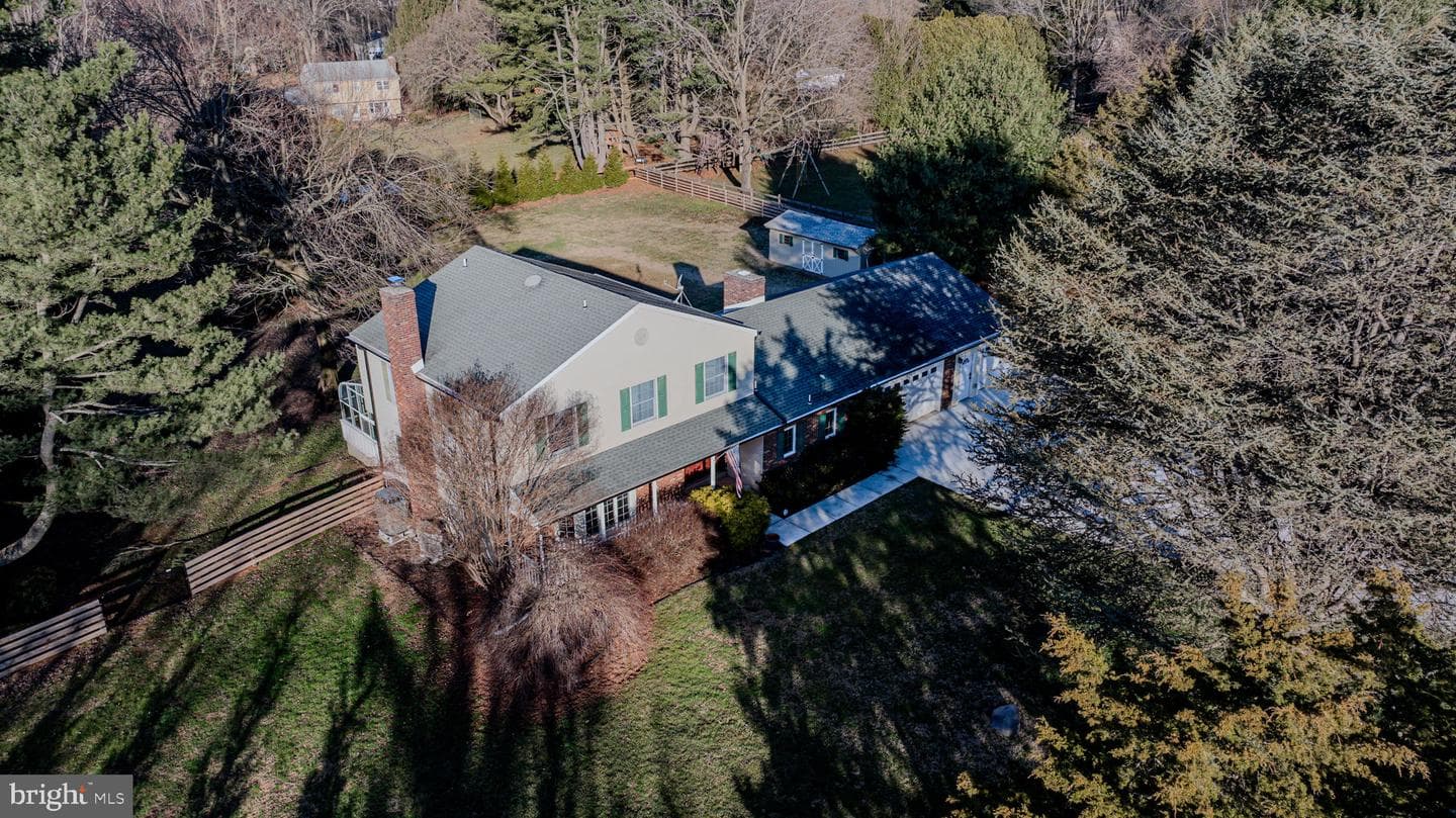 106 Fox Drive photo 2