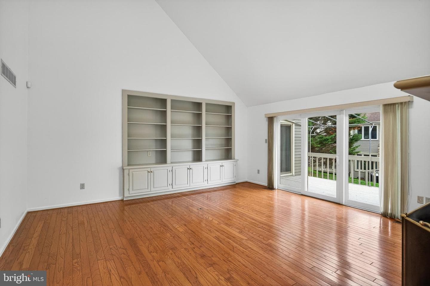 1110 Mews Lane photo 3