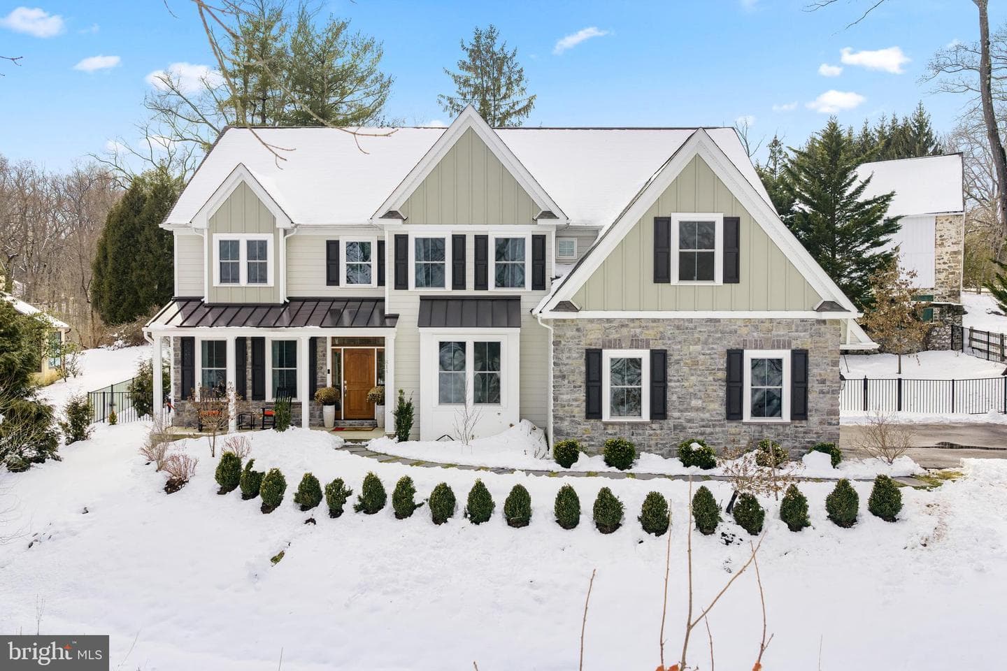 814 Newtown Road photo 1
