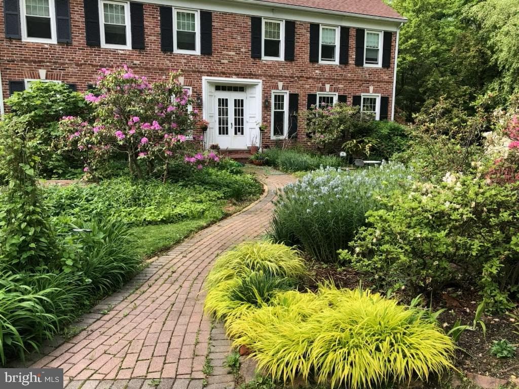 9 Foxchase Road photo 1
