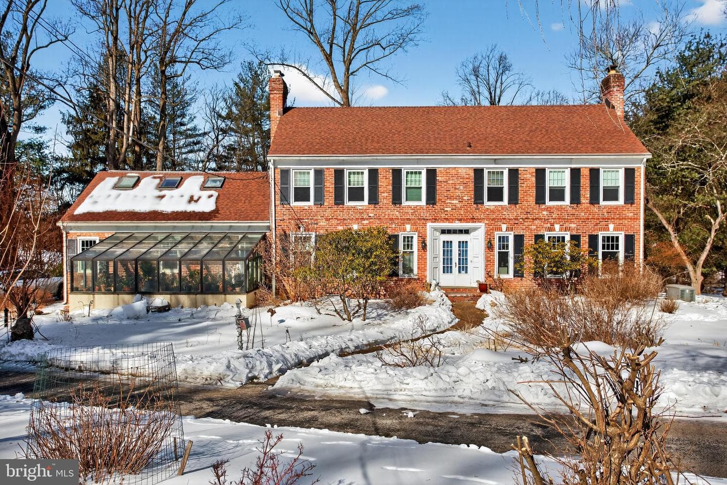 9 Foxchase Road photo 2