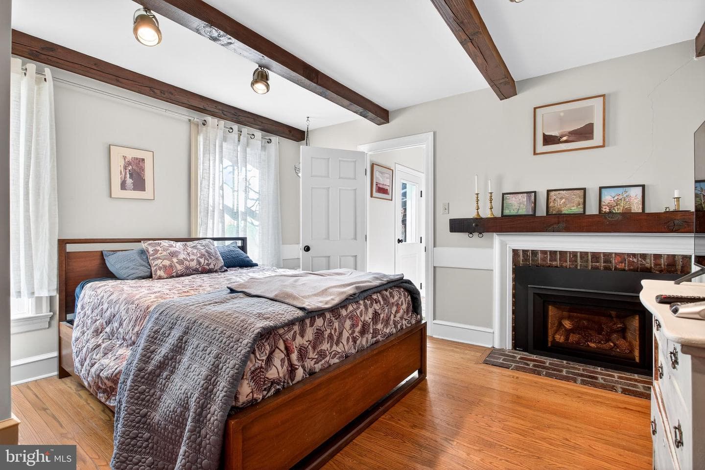 9 Foxchase Road photo 23
