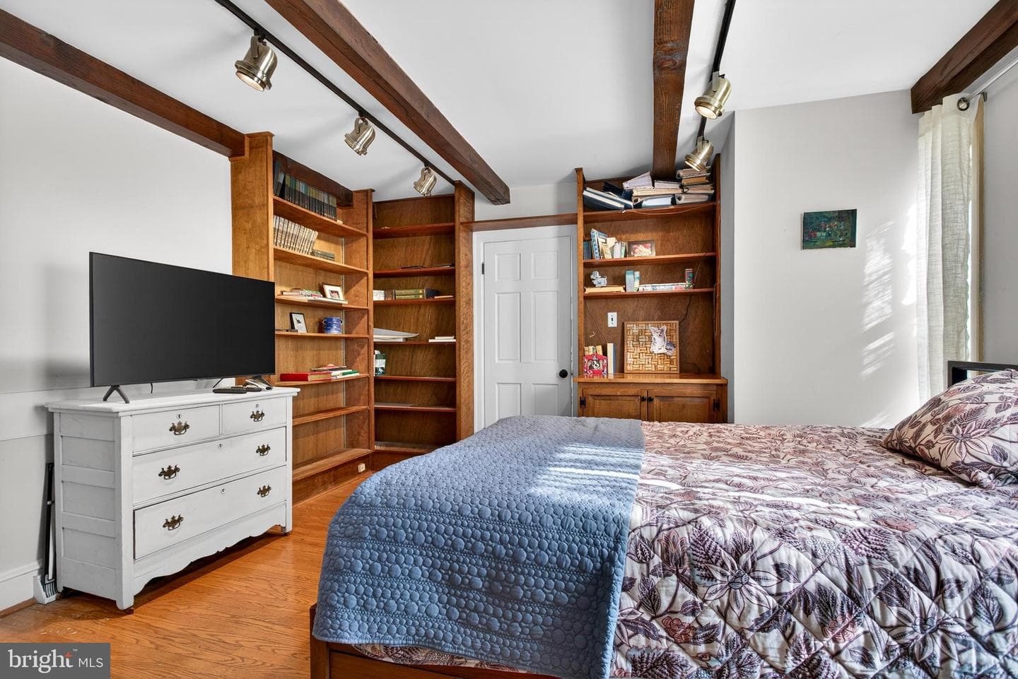 9 Foxchase Road photo 24
