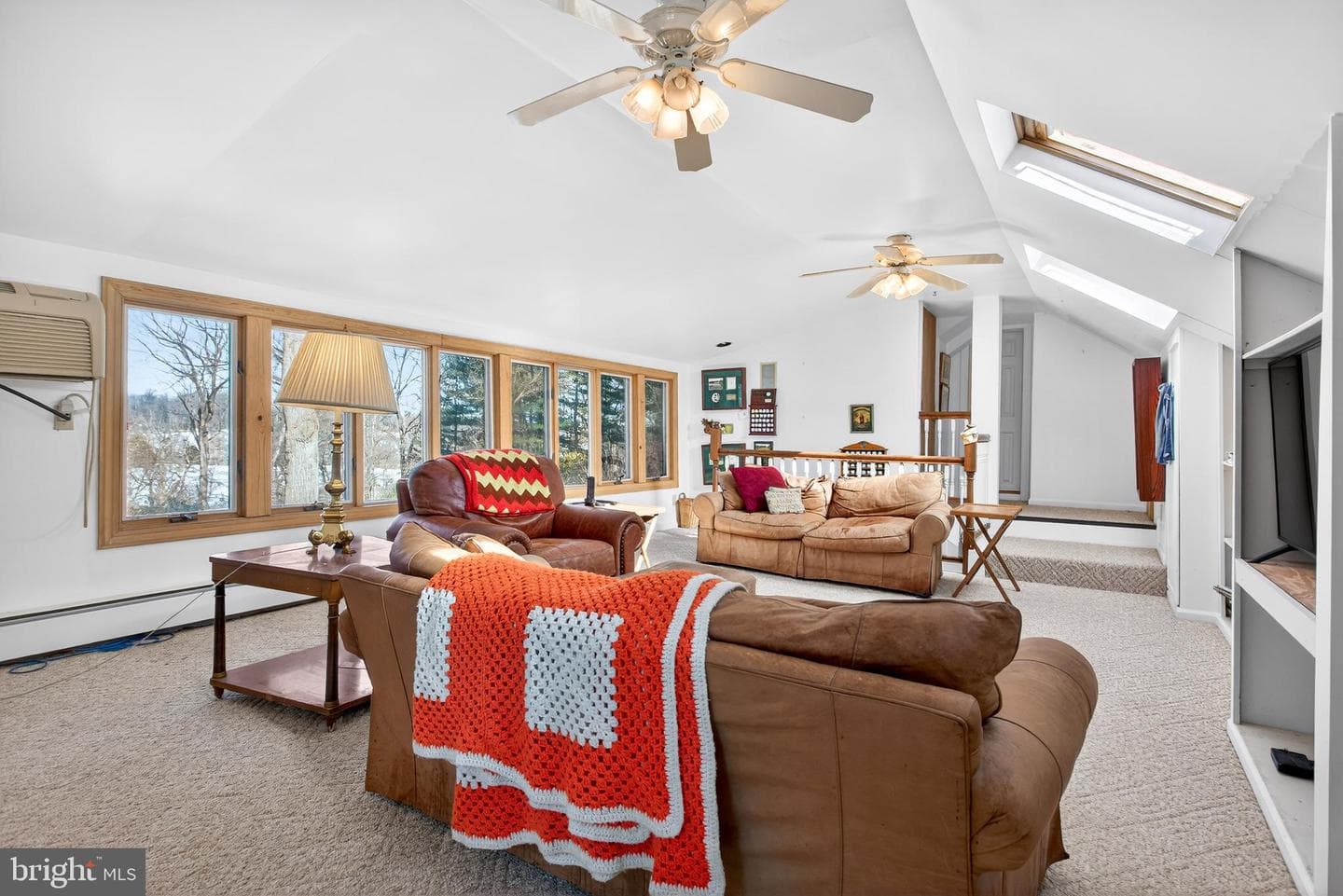 9 Foxchase Road photo 32