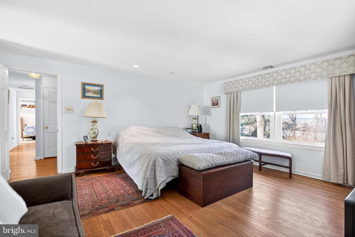 9 Foxchase Road photo 43