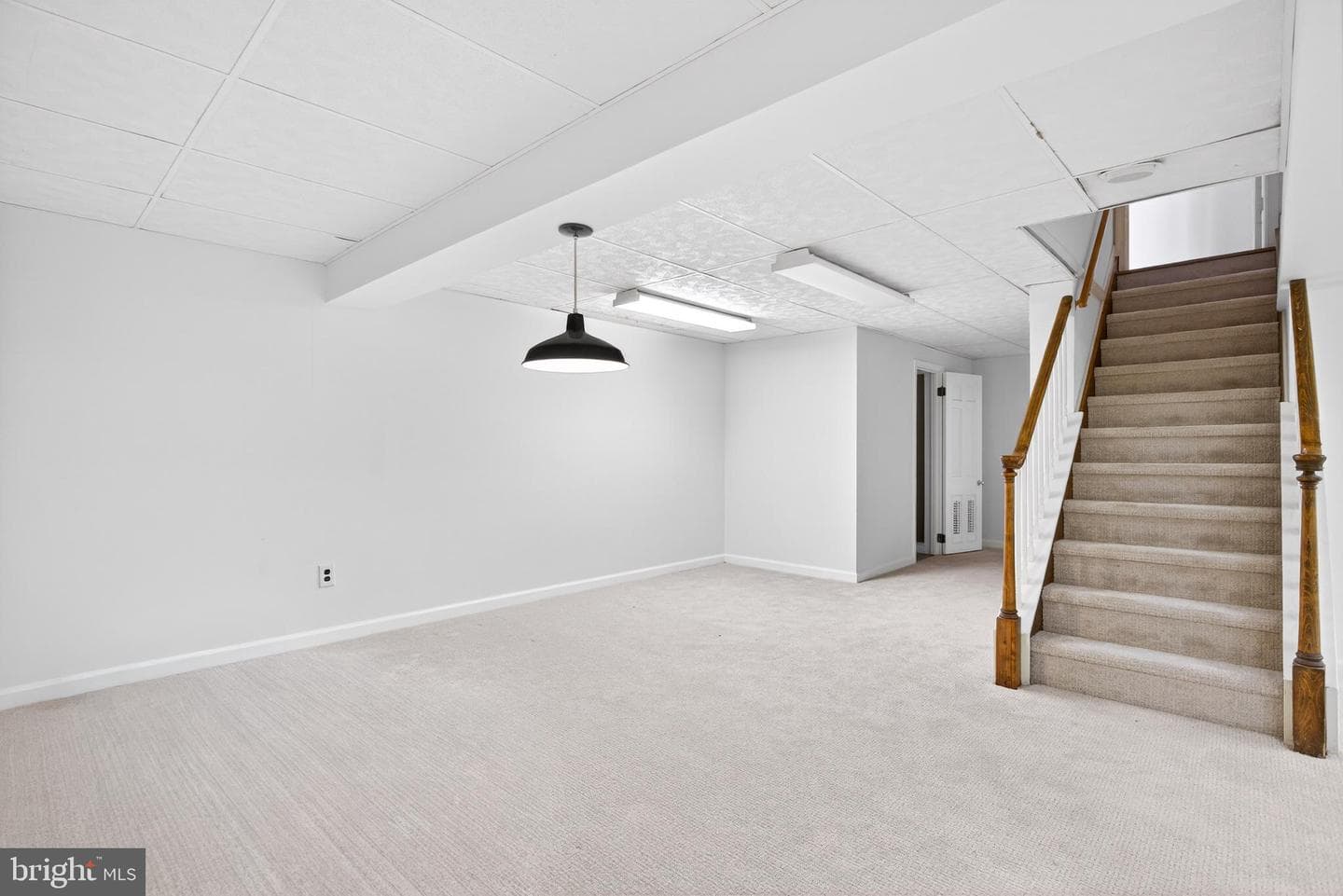9 Foxchase Road photo 56