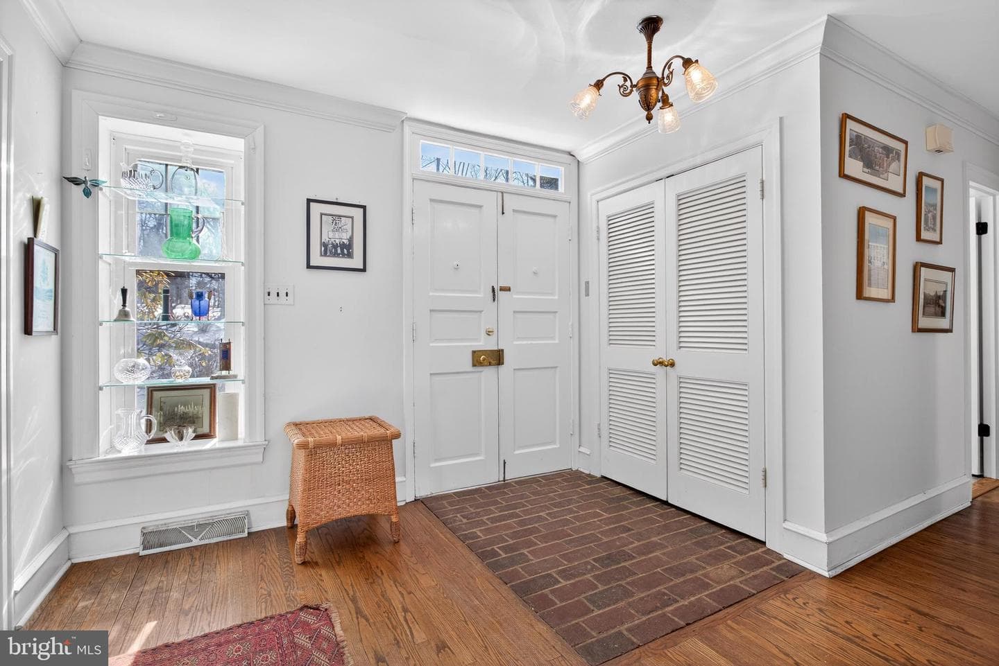 9 Foxchase Road photo 7