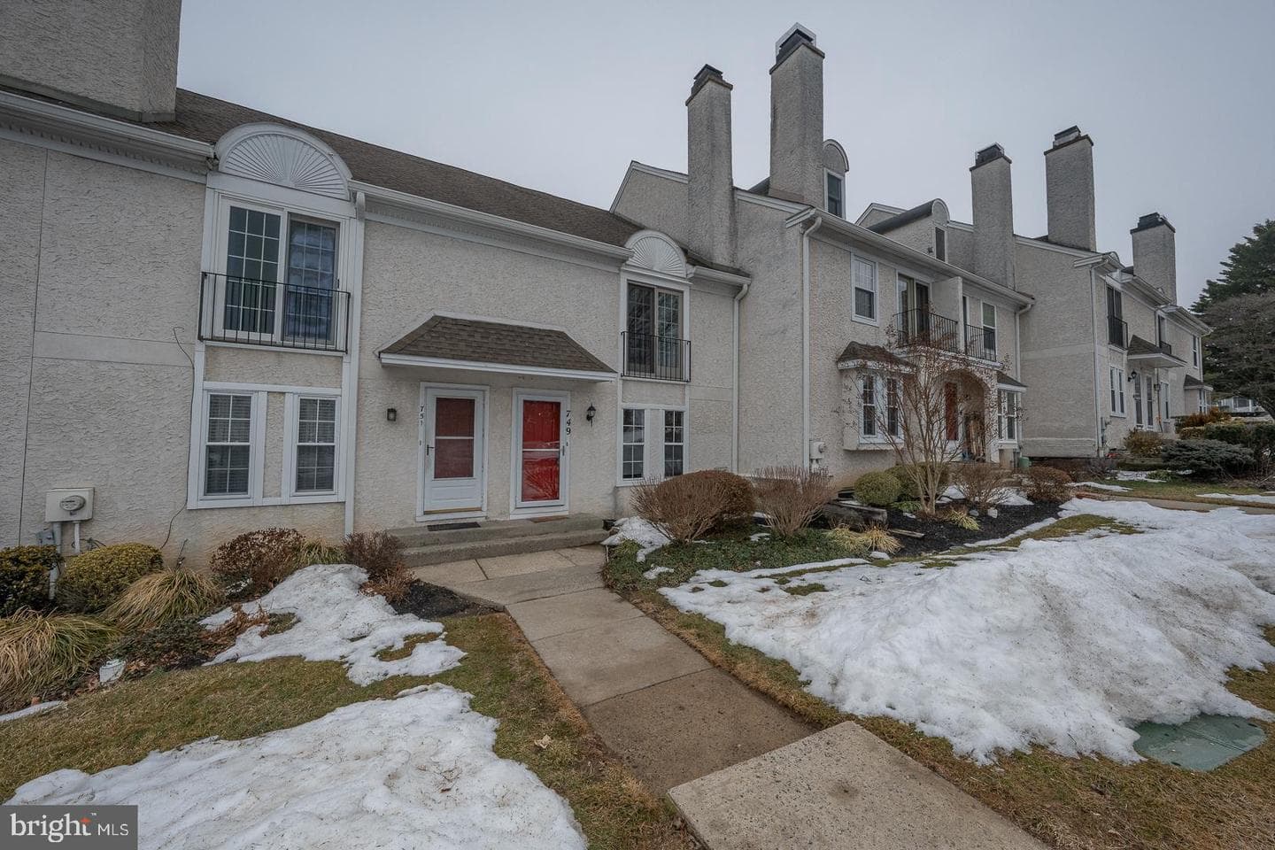 749 Bradford Terrace photo 2
