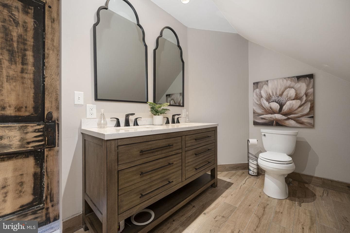 120 Lyndell Road photo 38