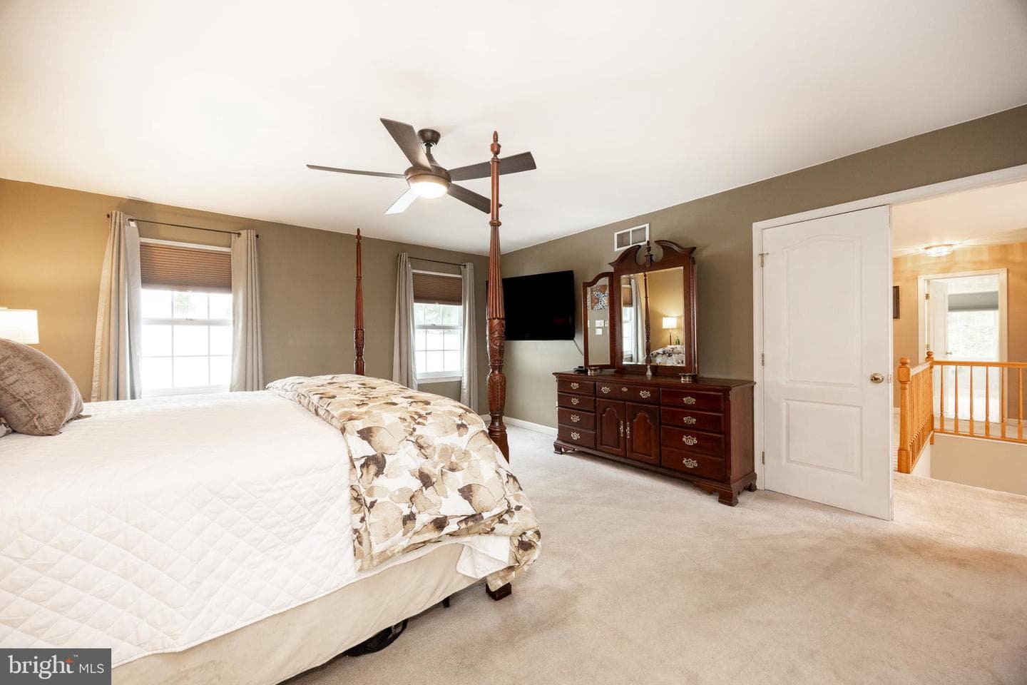 35 Oakwood Lane photo 19