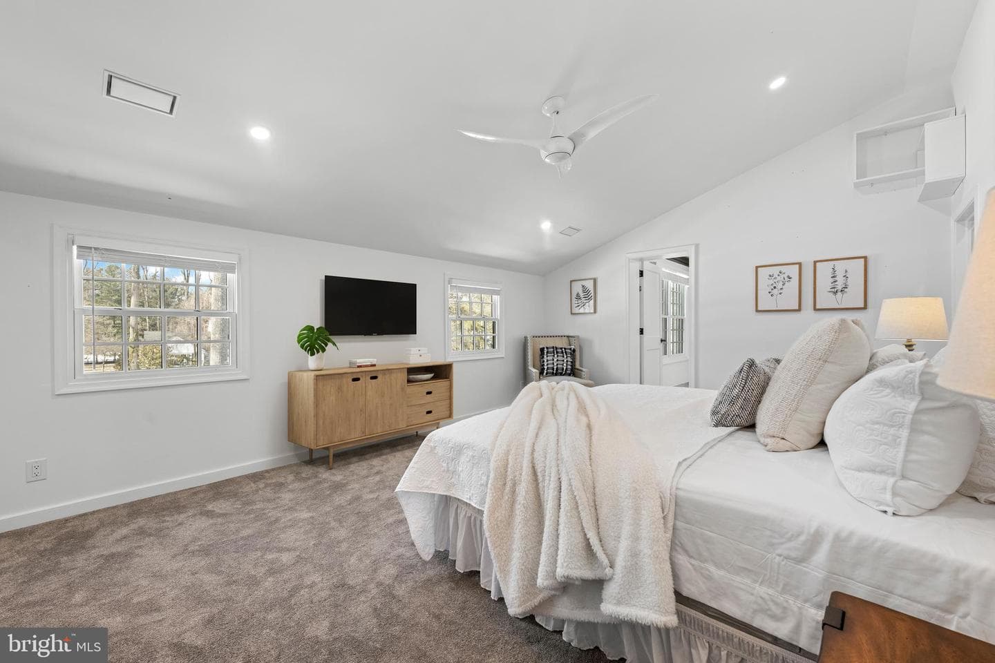 130 Beaumont Road photo 20