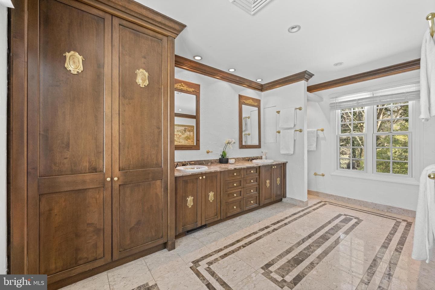 130 Beaumont Road photo 22