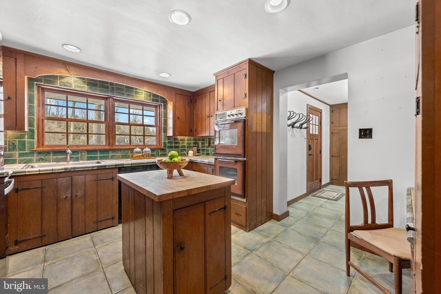 130 Beaumont Road photo 9