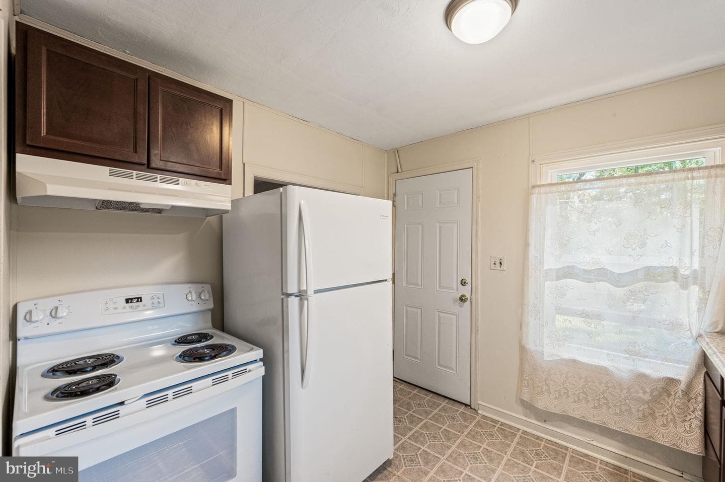 10 W Summit Avenue photo 33