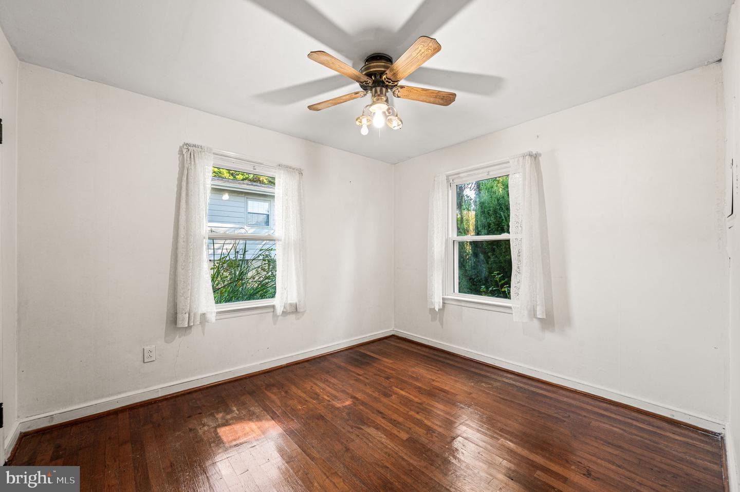 10 W Summit Avenue photo 36