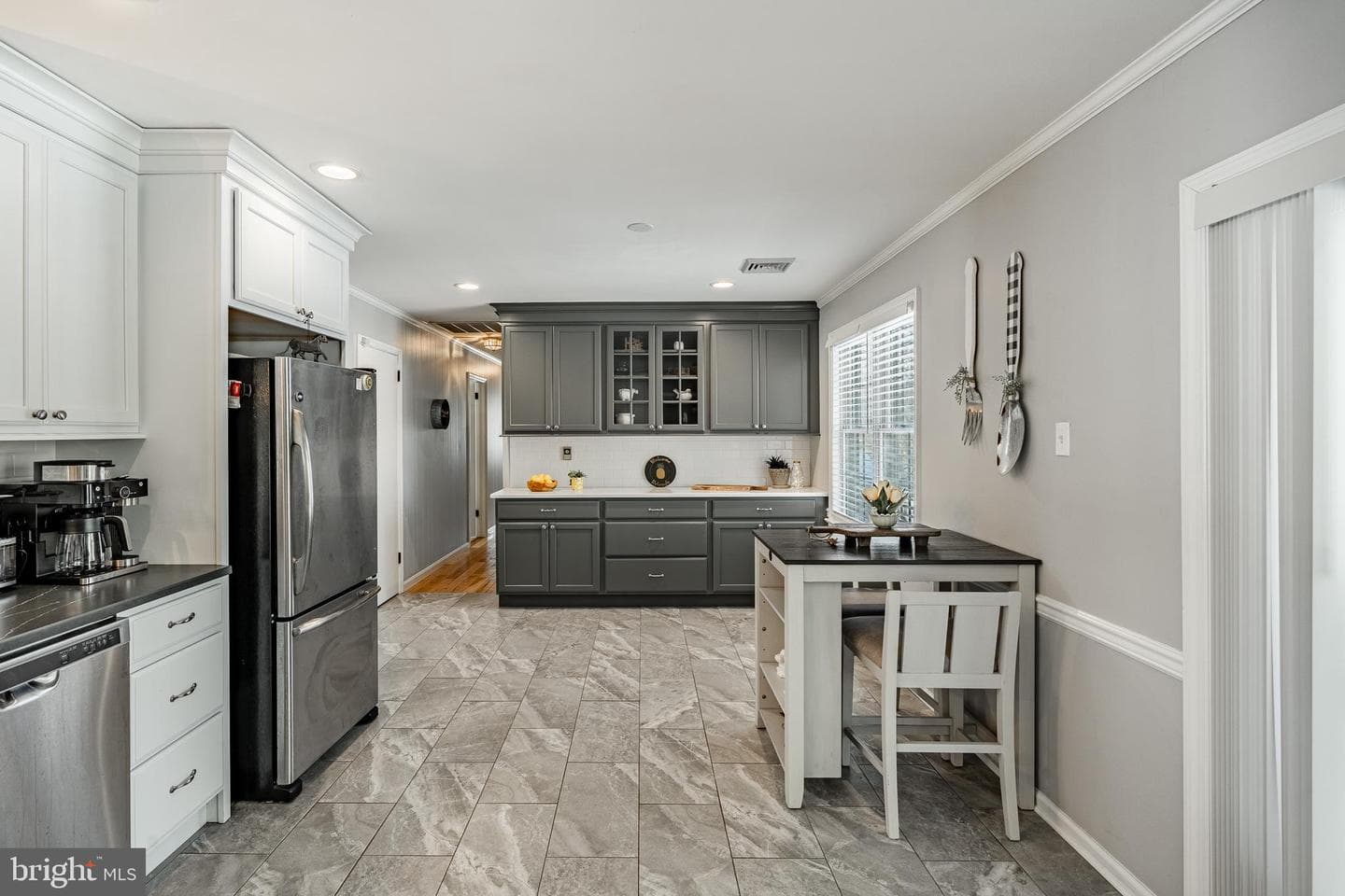 401 Marshall Road photo 12
