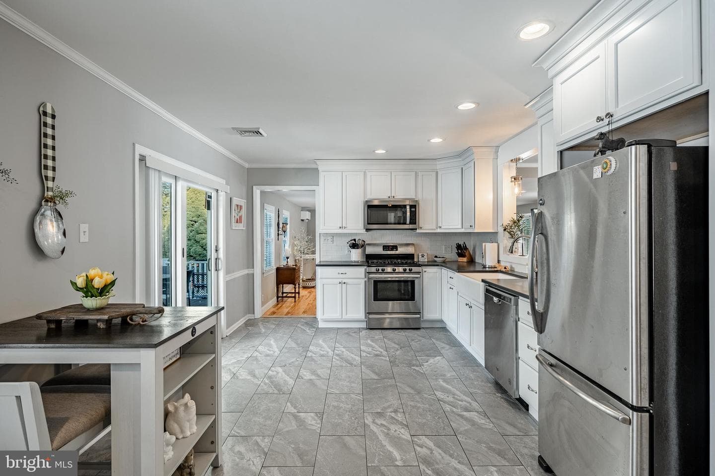 401 Marshall Road photo 9