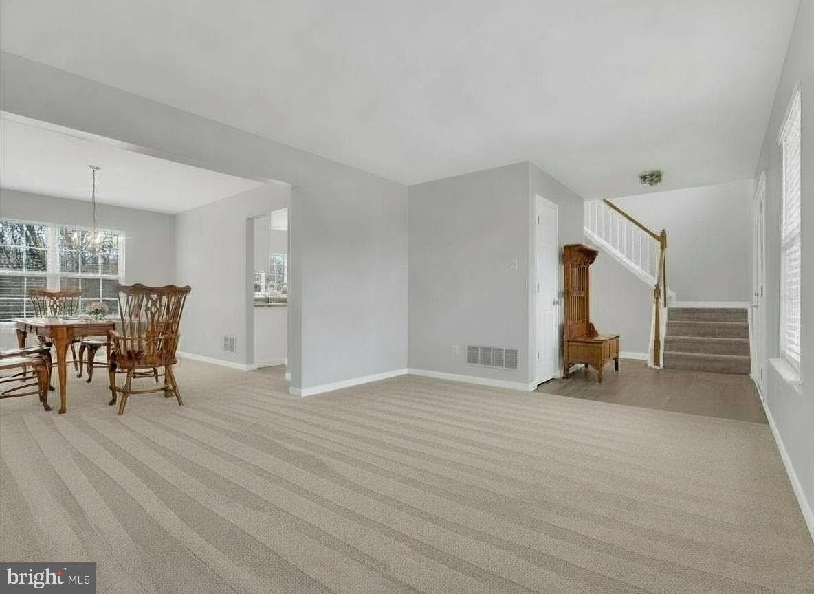 258 Thornridge Drive photo 4