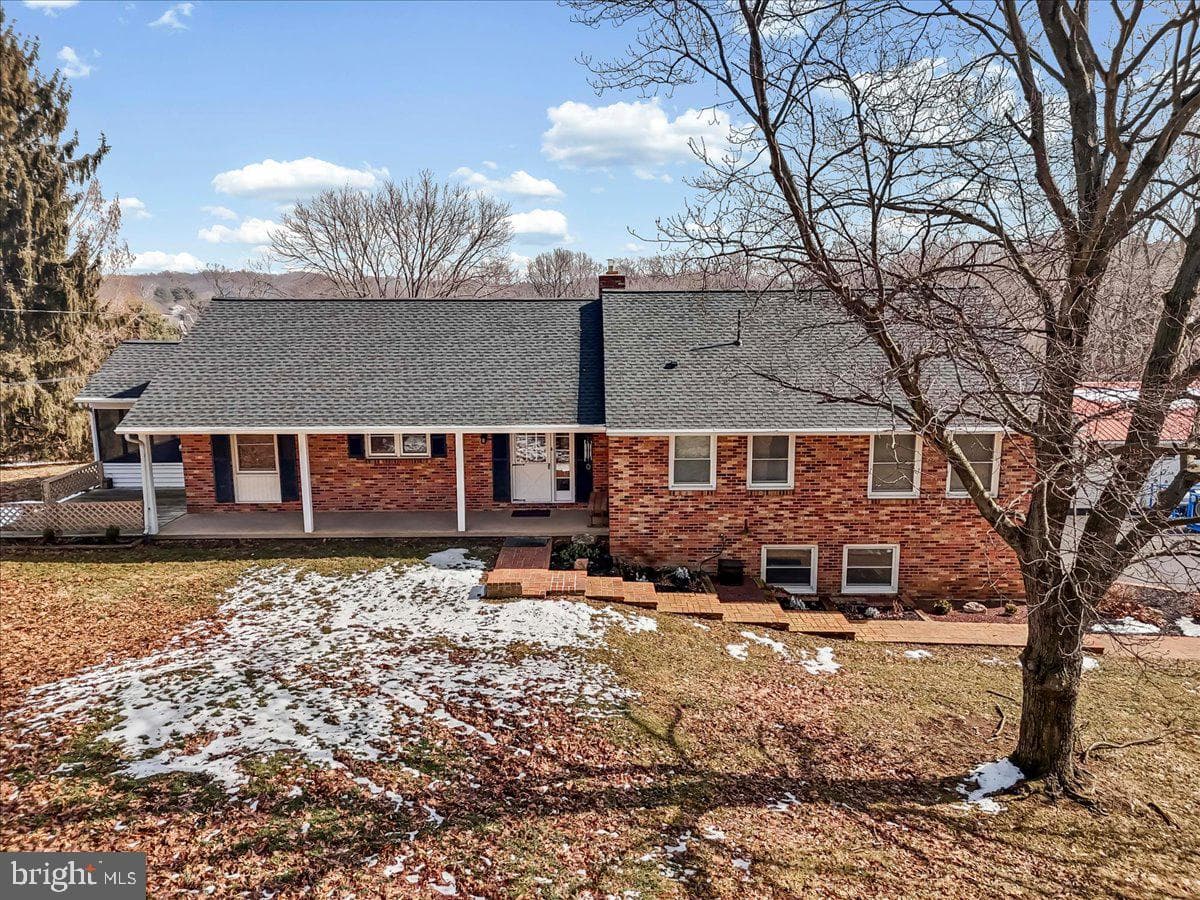205 Northbank Road photo 2