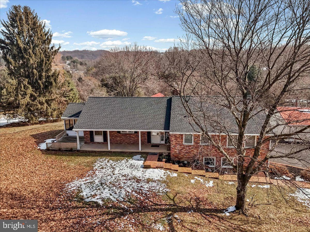 205 Northbank Road photo 3